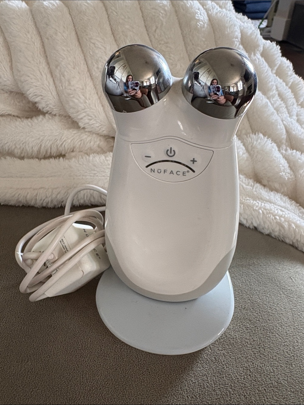NuFace mini Handheld microcurrent facial device